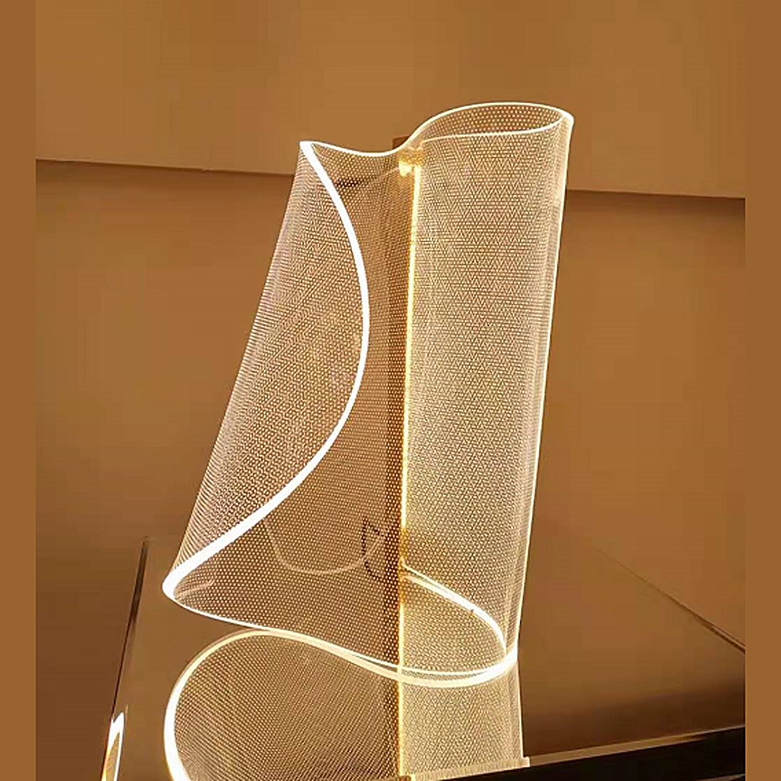 Ribbon Acrylic Table Lamp